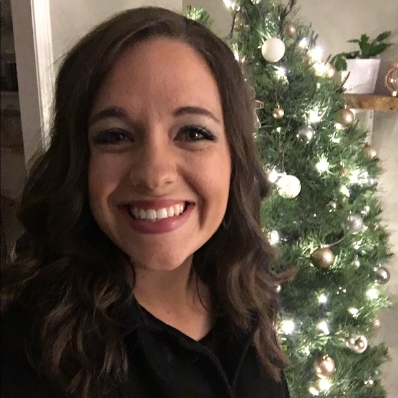 Meet your Posher, Emily - Picture 4 of 8